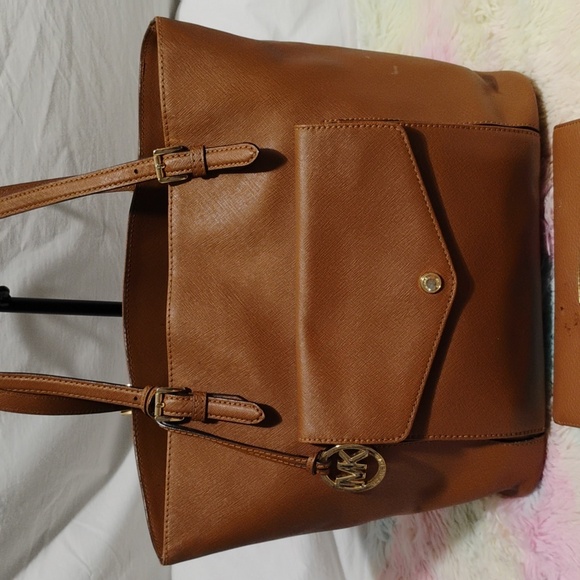 Authentic Michael Kors Jet Set Tote & Matching Wallet - Picture 3 of 16